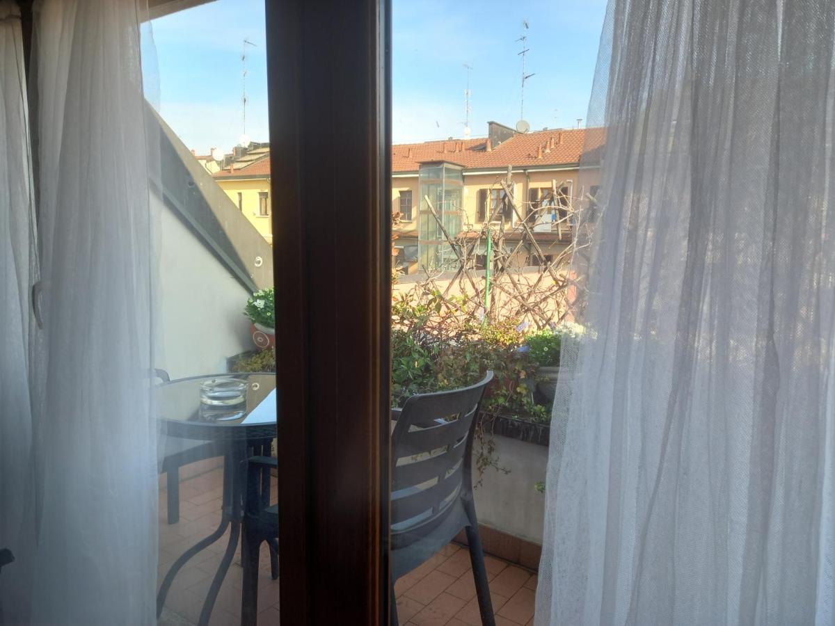 מילאנו The Boheme Vintage Junior Suite ---- Cozy & Quiet & Comfortable With Private Bathroom & Fully Equipped Kitchenette & Cozy Balcony - Lift To 4Th Floor - Metro' Verde -Green Subway Porta Genova מראה חיצוני תמונה