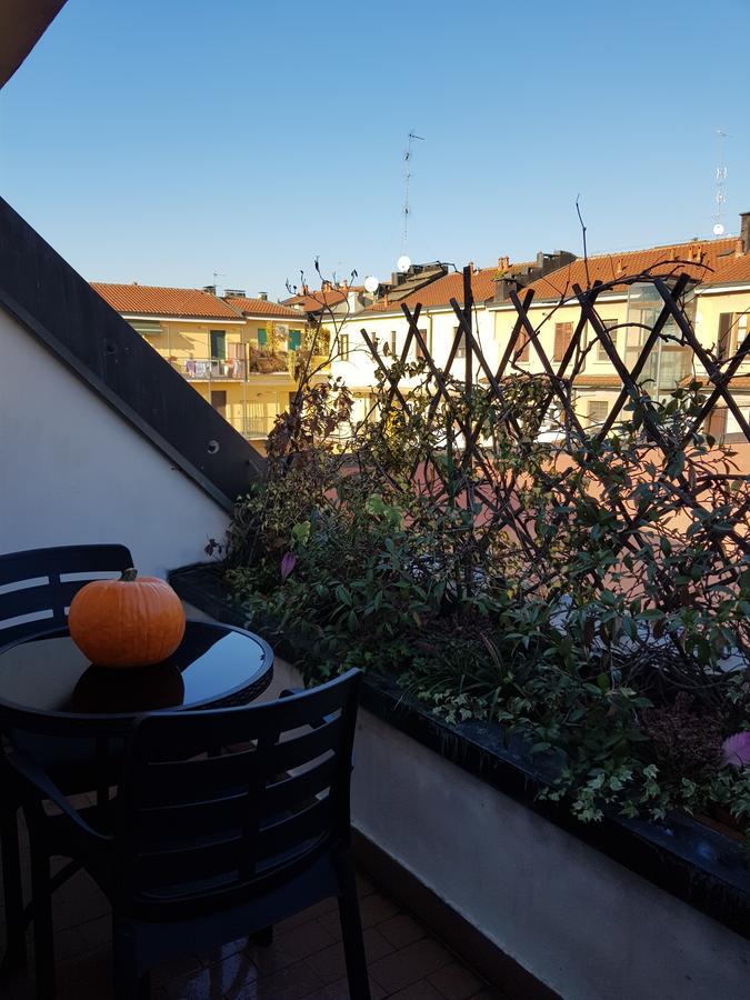 מילאנו The Boheme Vintage Junior Suite ---- Cozy & Quiet & Comfortable With Private Bathroom & Fully Equipped Kitchenette & Cozy Balcony - Lift To 4Th Floor - Metro' Verde -Green Subway Porta Genova מראה חיצוני תמונה
